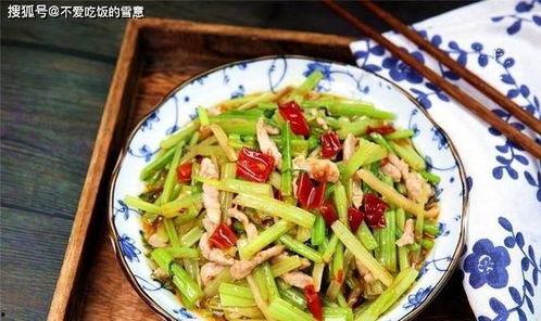 芹菜炒肉视频,芹菜炒肉,色香味俱全的快手佳肴